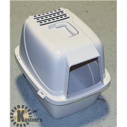 NEW ENCLOSED CAT LITTER BOX