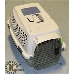 MEDIUM PET CARRIER