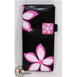 NEW SHAG WEAR WOMENS WALLET