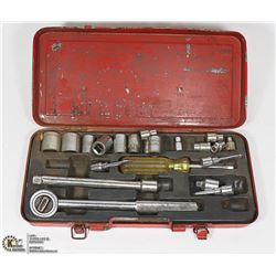 SOCKET SET