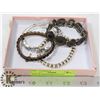 Image 1 : BOX OF FASHION BRACELETS