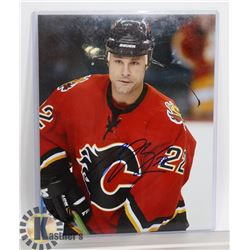 SIGNED DAYMOND LANGKOW 8 X 10 PHOTO WITH COA