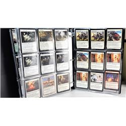 21)  BINDER WITH 306 MAGIC "THE GATHERING"