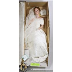 NEW ASHTON DRAKE "MOIRA" BRIDE PORCELAIN DOLL 19