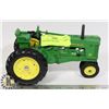 Image 1 : JOHN DEERE TRACTOR