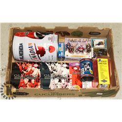 FLAT OF HOCKEY COLLECTIBLES INCLUDING FILL SETS.