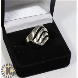 .925 STAMPED SILVER RING - SIZE 6.5 -