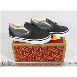 NEW VANS CLASSIC SLIP ON SIZE 8 TODDLER