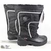 Image 1 : NEW ICE FIELDS WINTER BOOTS BOYS SIZE 9
