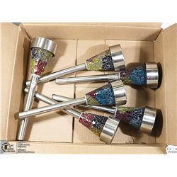 6 DECORATIVE SOLAR YARD LIGHTS