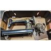 Image 1 : VINTAGE SINGER SEWING MACHINE
