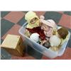Image 1 : TOTE OF ASSORTED COMPOSITION DOLLS + CLOTH TRUNK
