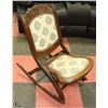 Image 1 : FOLD-UP NURSING ROCKER ANTIQUE
