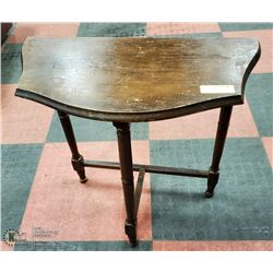 VINTAGE SOLID WOOD 3 LEG ENTRY