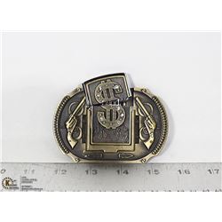 BELT BUCKLE AND FIRELIGHTER COMBINATION