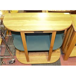 GREEN + NATURAL WOOD STAND