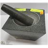 Image 1 : GRANITE MORTAR AND PESTLE 7" X 7"