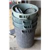 Image 1 : 4 GARBAGE CANS WITH LIDS
