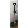 Image 1 : BUNDLE OF SHOVEL,BROOM,ICE CHIPPER/EDGER