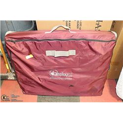 TRADESHOW DISPLAY PARTITION