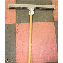 MEDIUM WATER SCRAPER 30 INCHES