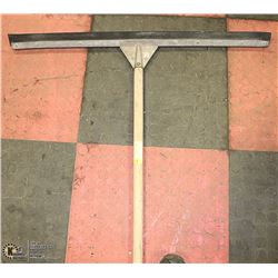 LARGE WATER SCRAPER 36 INCHES