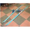 Image 1 : WOMENS CROSS COUNTRY SKIS WITH BOOTS, SIZE 9