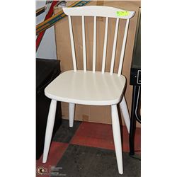 WHITE CHAIR