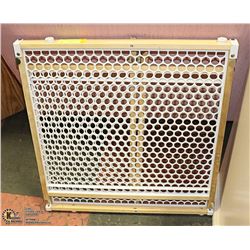 WHITE KIDS DOOR GATE