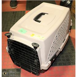LARGE CAT/SMALL DOG CARRIER