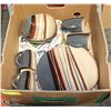 Image 1 : BOX WITH 15-PC HOMETRENDS FLATWARE