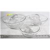 Image 1 : VINTAGE SET OF THREE GLASS PYREX BOWLS