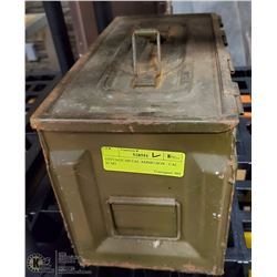 VINTAGE METAL AMMO BOX - CAL 50 M2
