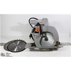 BLACK N DECKER 71/4 CIRCULAR SAW 3 EXTRA BLADES