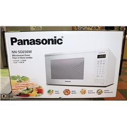 PANASONIC MICROWAVE NN-SG656W 1.3 CU FT-1100W NEW