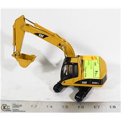 CATERPILLAR 1/50 DIECAST EXCAVATOR MODEL
