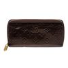Image 3 : Louis Vuitton Amarante Vernis Monogram Zippy Wallet
