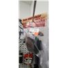 Image 60 : LARGE SUPPLY OF HOOKS