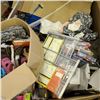 Image 1 : LARGE TRI FOLD BOX OF GOODS