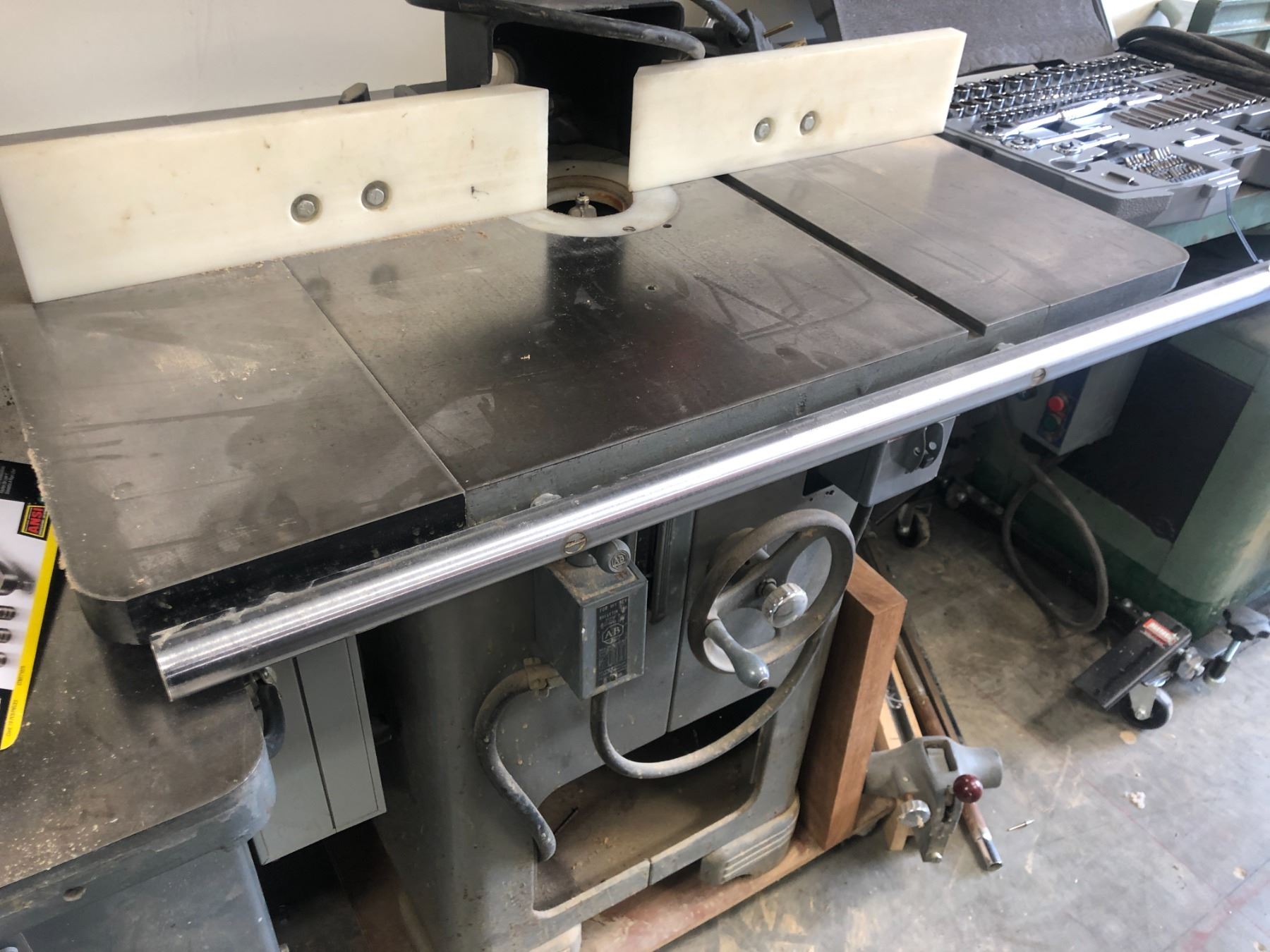 ALLEN-BRADLEY ROUTER TABLE, BULLETIN 350 STYLE A, 250V, 1 PH