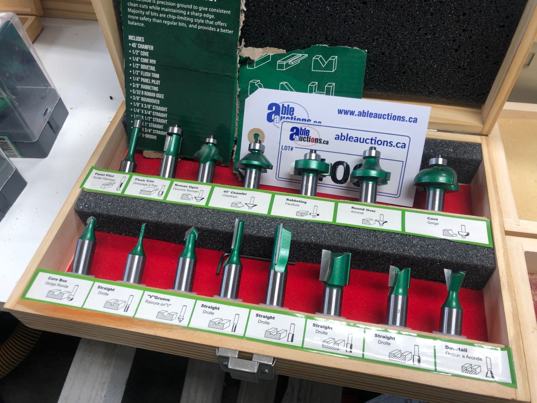 15 PIECE CARBIDE ROUTER BIT SET (GREEN)