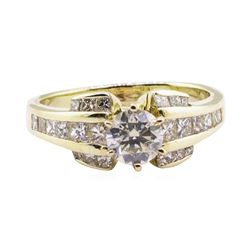 1.84 ctw Diamond Ring - 14KT Yellow Gold