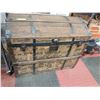 Image 1 : STEAMER TRUNK WITH INSERT FOR FIREWOOD