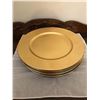 Image 1 : 10 Gold Plastic Plates