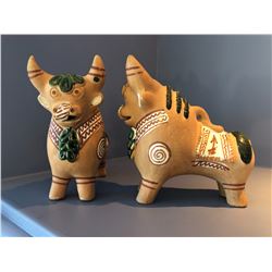 2 Perue Folk Art Bulls