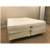 Image 1 : Bed