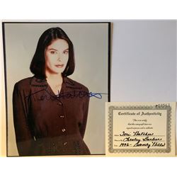 TERI HATCHER as LOIS LANE SIGNED 8X10 PHOTO 'THE ADVENTURES OF LOIS & CLARK' COA