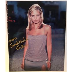 SARAH MICHELLE GELLAR SIGNED 8X10 PHOTO 'BUFFY THE VAMPIRE SLAYER'