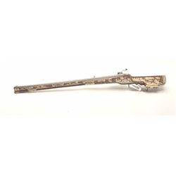 Fine original 17th century inlaid Wheelock  rifle signed “Elias Schintzel A Berlin”.  Measures 40 ½”