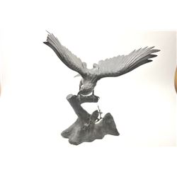 19th to early 20th century cast bronze eagle, possibly Japanese made for export. The piece collap